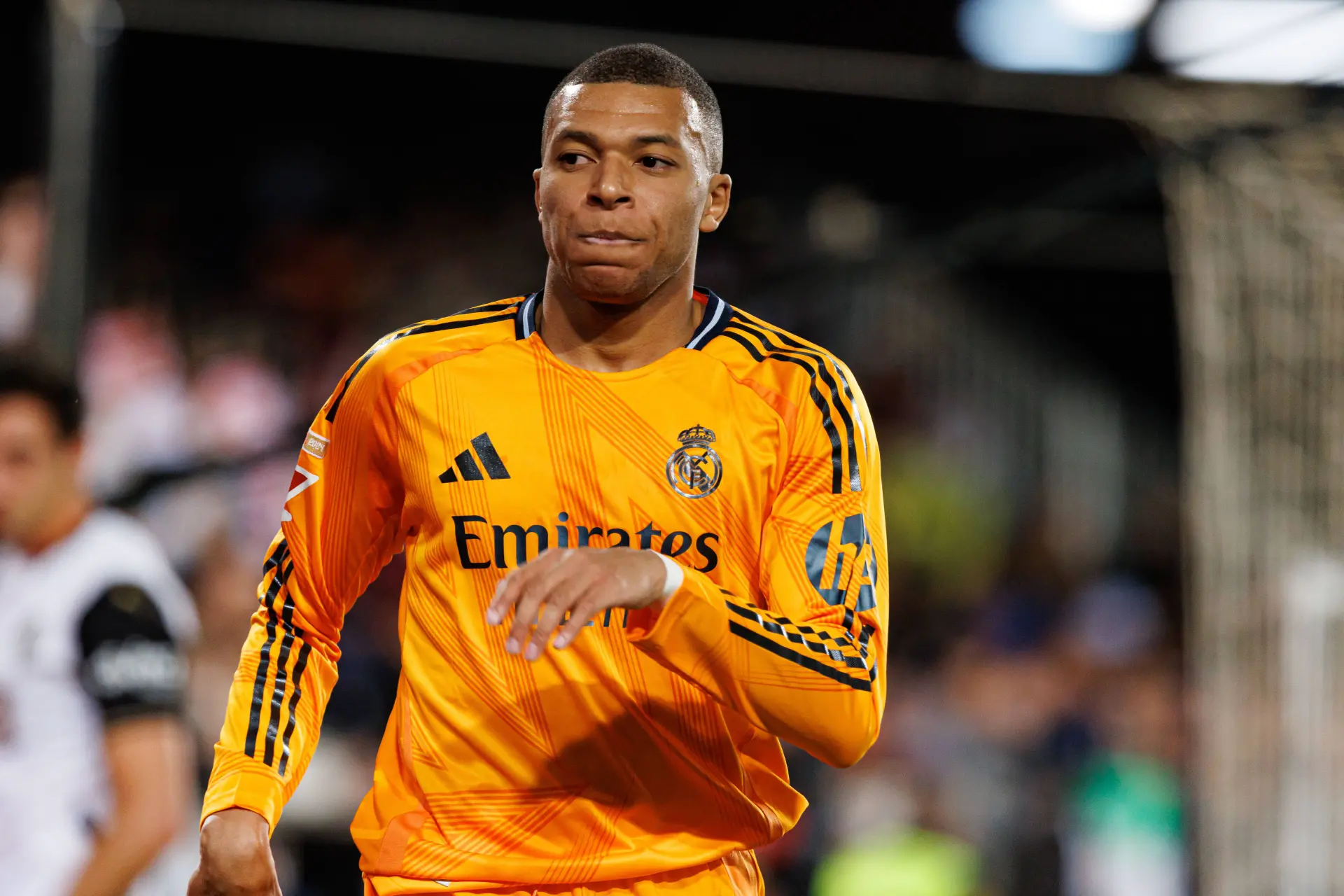 Real Madrid-ster wuift opvallende kritiek op Kylian Mbappé weg in aanloop naar El Clásico