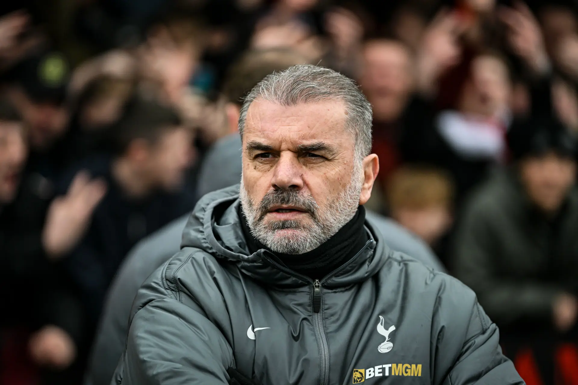 Tottenham-coach snapt frustratie bij Engelse laagvlieger na omstreden regelwijziging