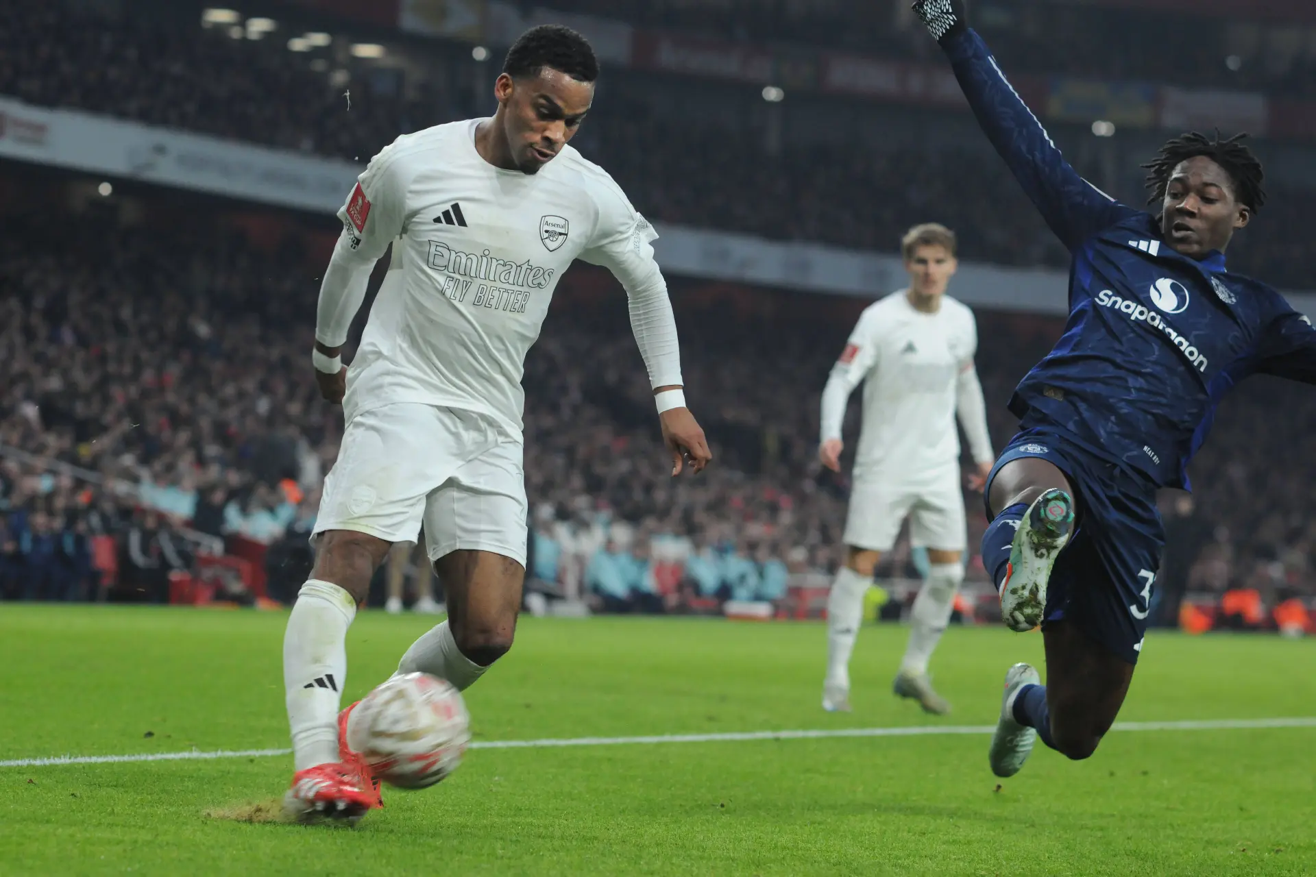 Manchester United wint via strafschoppen van onzuiver Arsenal, heldenrol Joshua Zirkzee