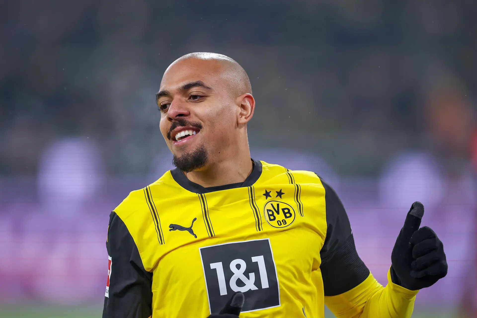 Donyell Malen maakt miljoenenoverstap naar Premier League