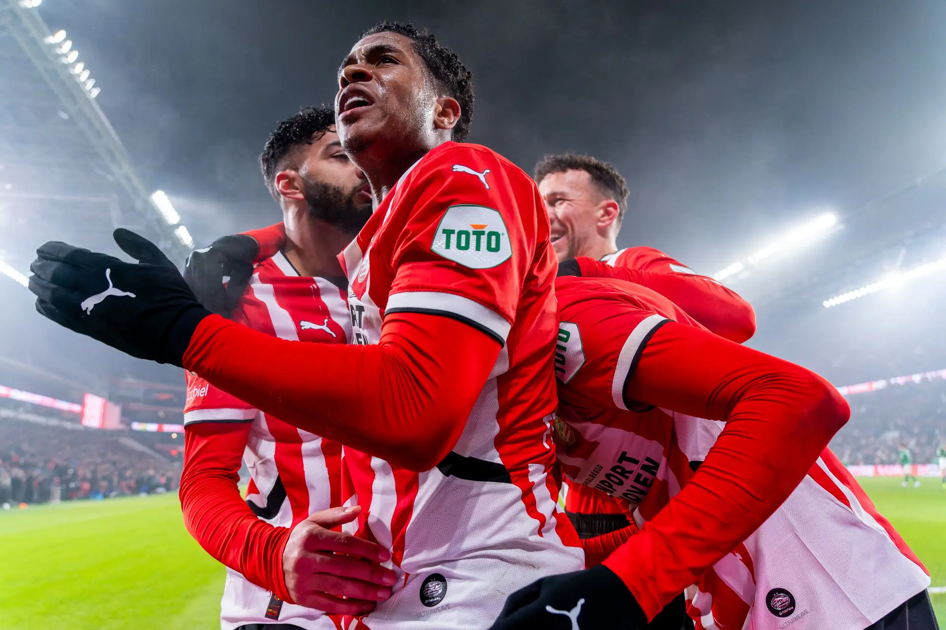 PSV kruipt door oog van de naald: 'Had de fluit in z'n mond'