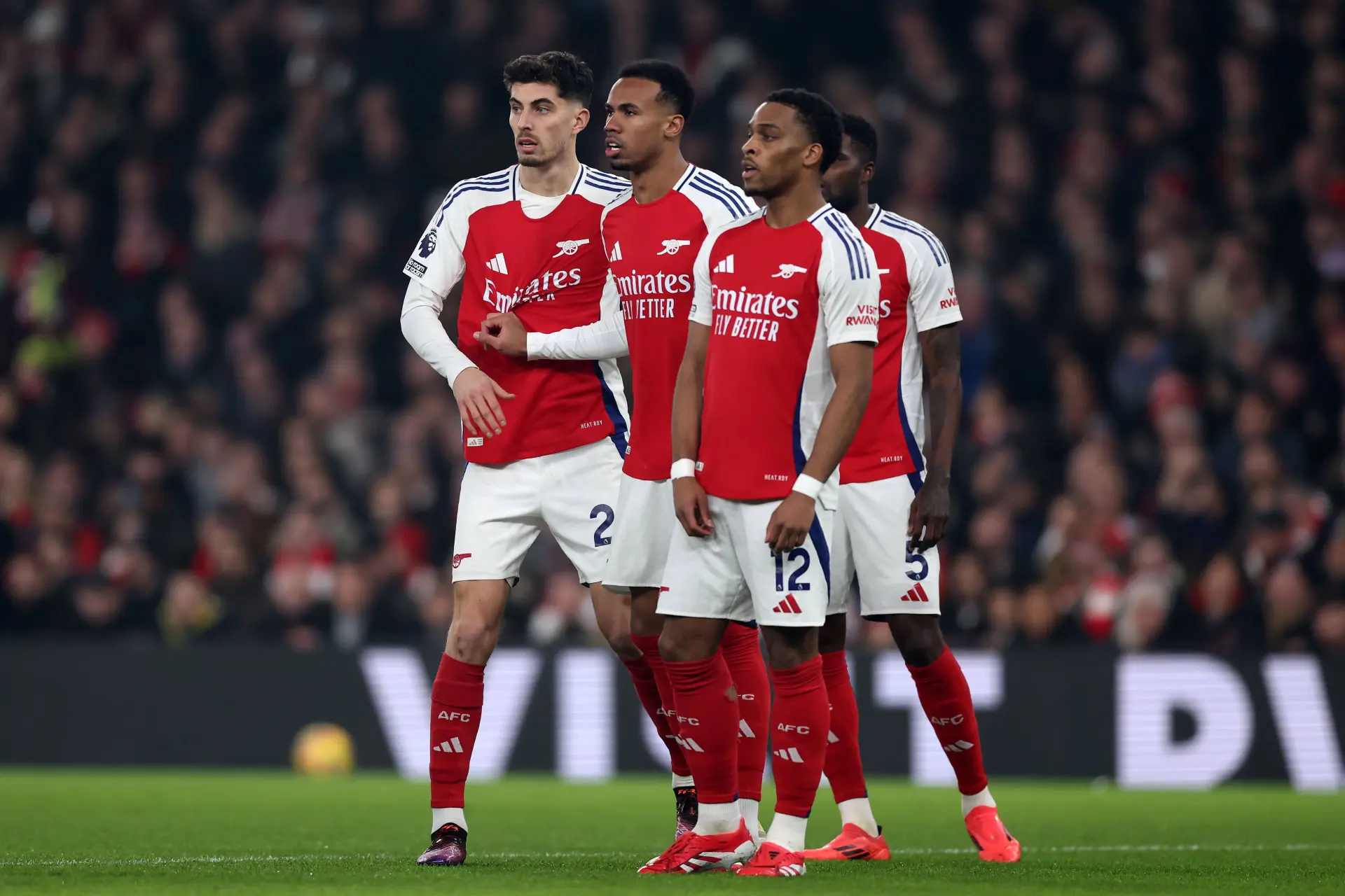 Politie doet onderzoek na zware bedreiging aan het adres van Arsenal-speler