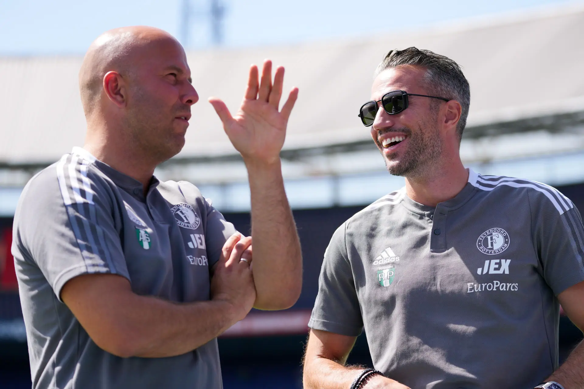 Arne Slot geeft reactie op overstap Robin van Persie naar Feyenoord