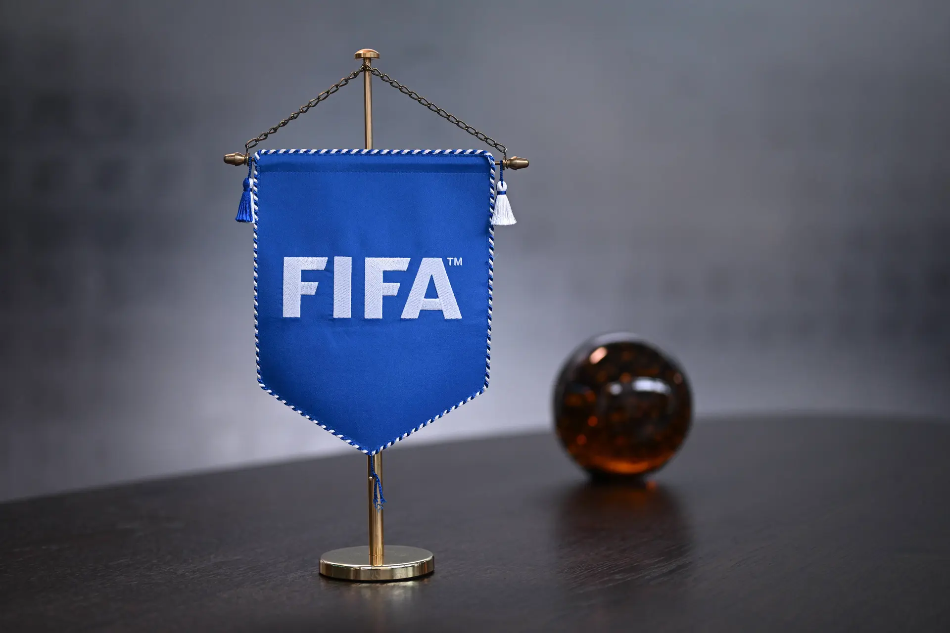 FIFA schorst medewerker na seksschandaal met minderjarige