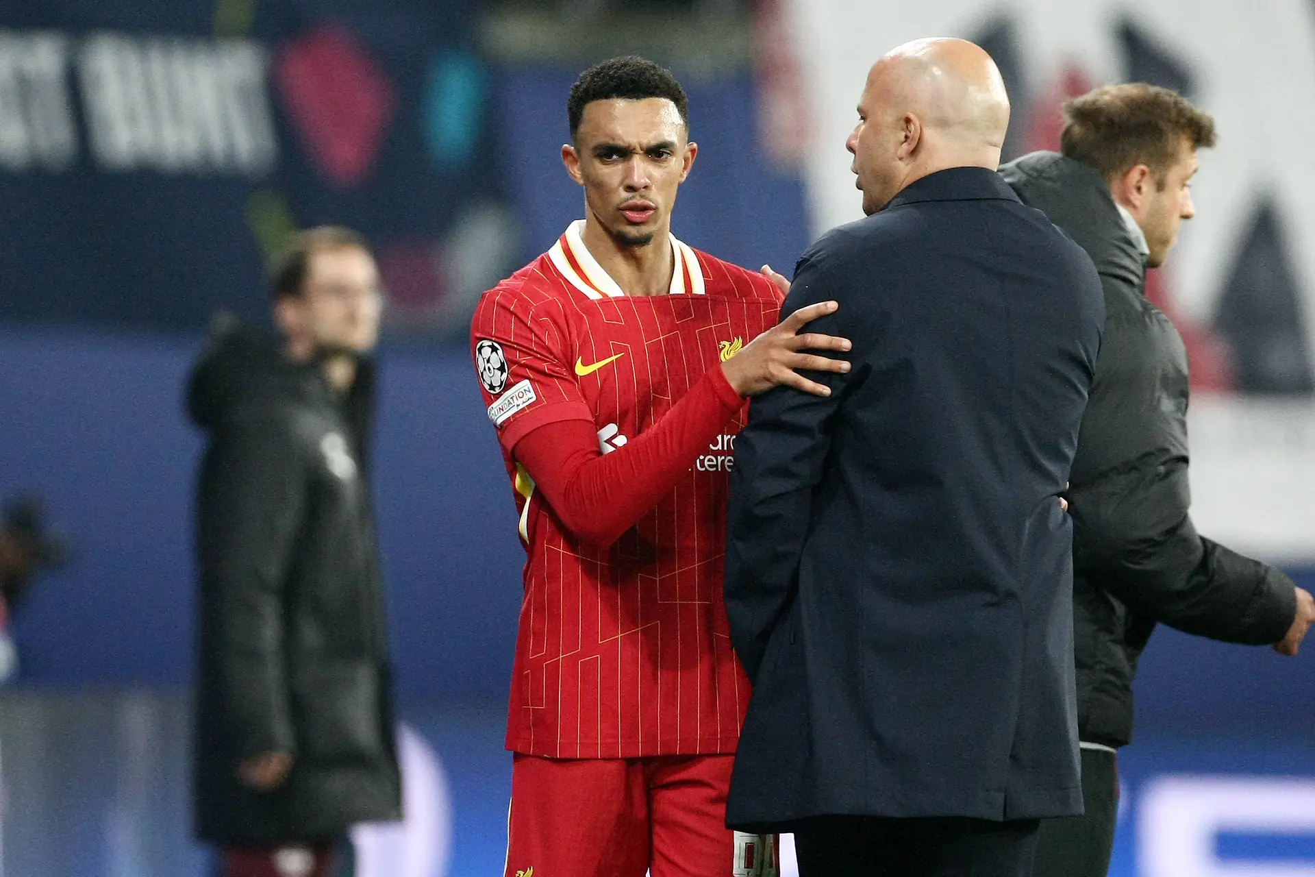 Arne Slot ziet sterspeler uitvallen vlak voor belangrijke bekerwedstrijd