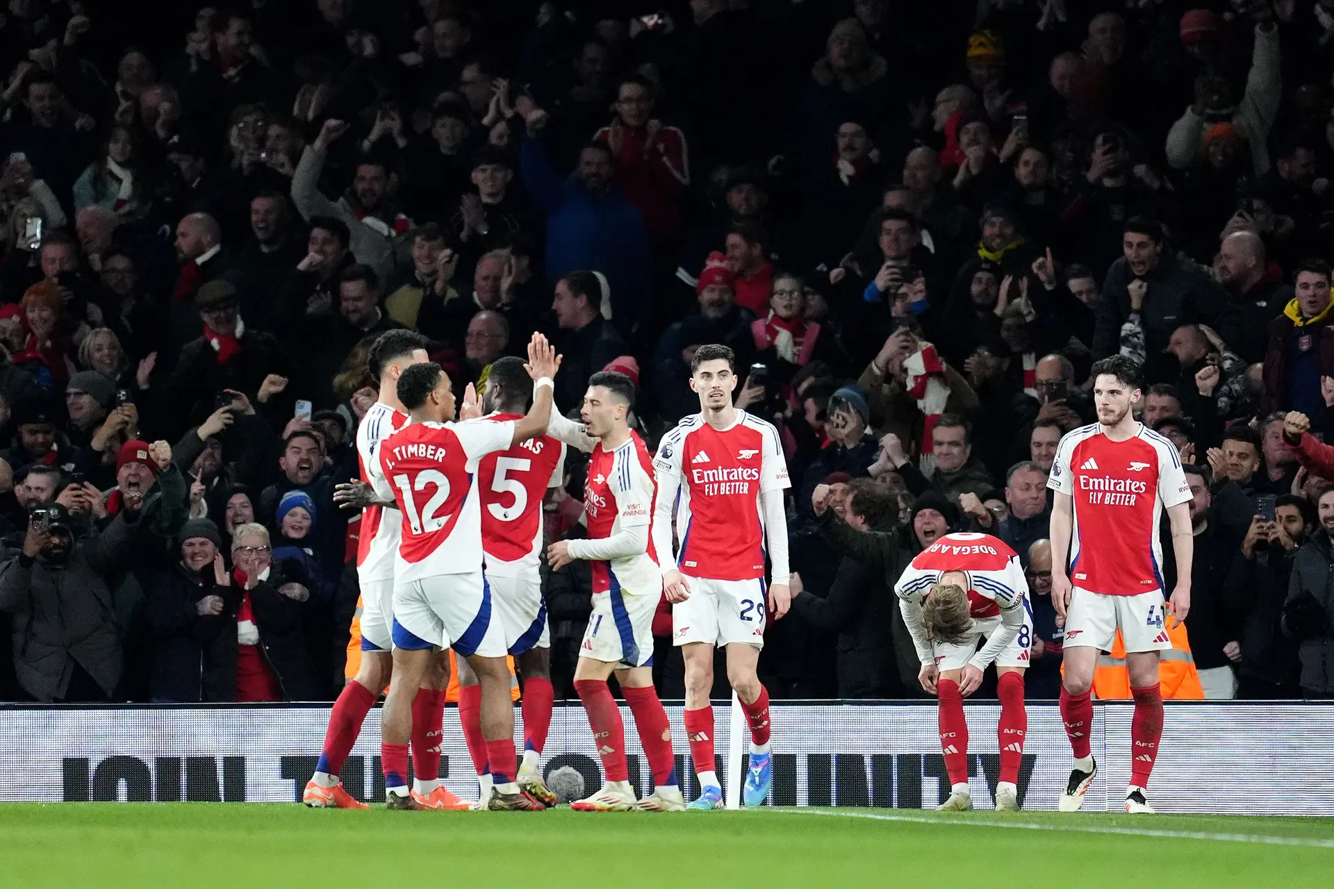 Arsenal gaat op jagen op ploeg van Arne Slot na megawinst op Manchester City