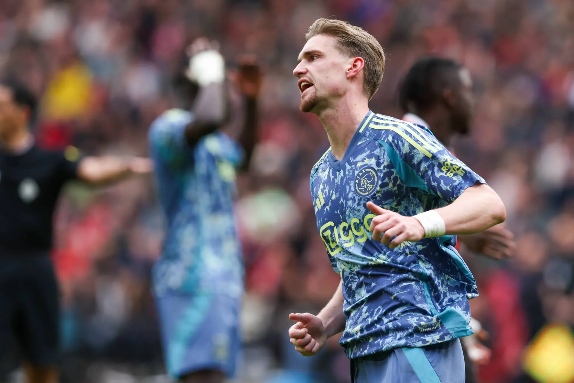 Kenneth Taylor zorgt voor medelijden met PSV'er: 'Helemaal aan gort gespeeld'