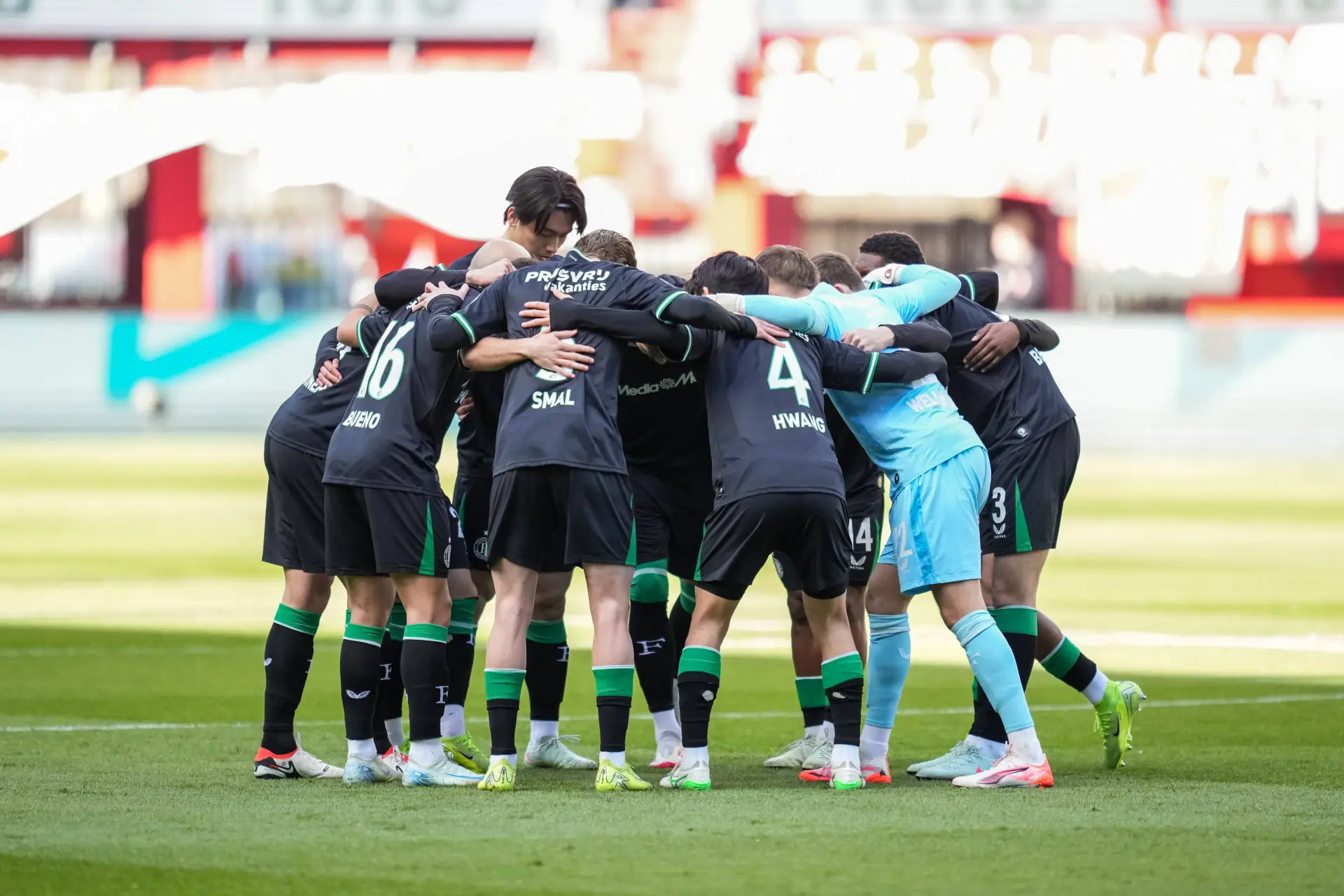 Feyenoord-uitblinker heeft nieuws voor medespeler: 'Misschien ga ik hem wel stelen'