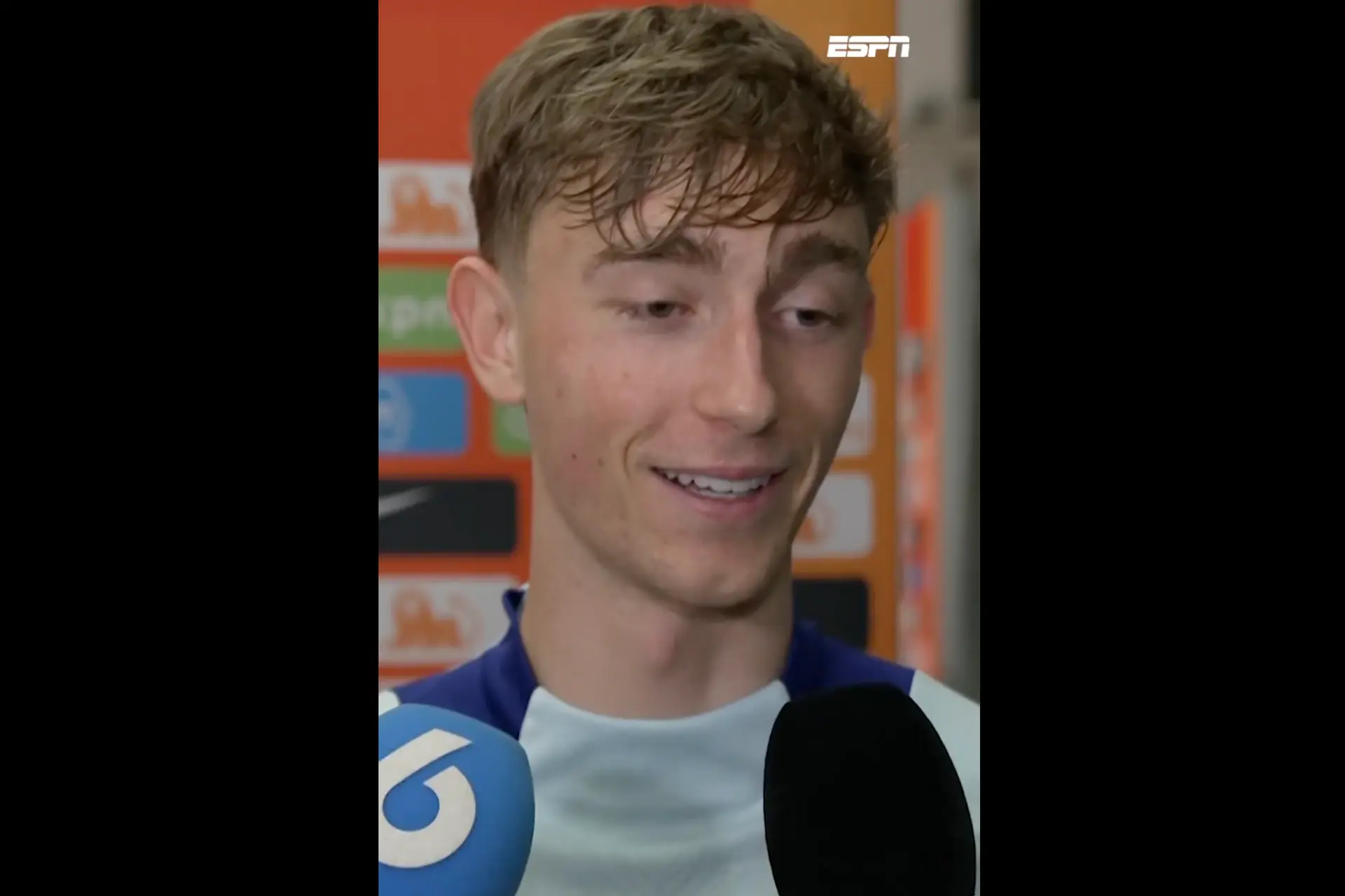 Video: Dean Huijsen reageert op boegeroep vanuit Nederlandse fans