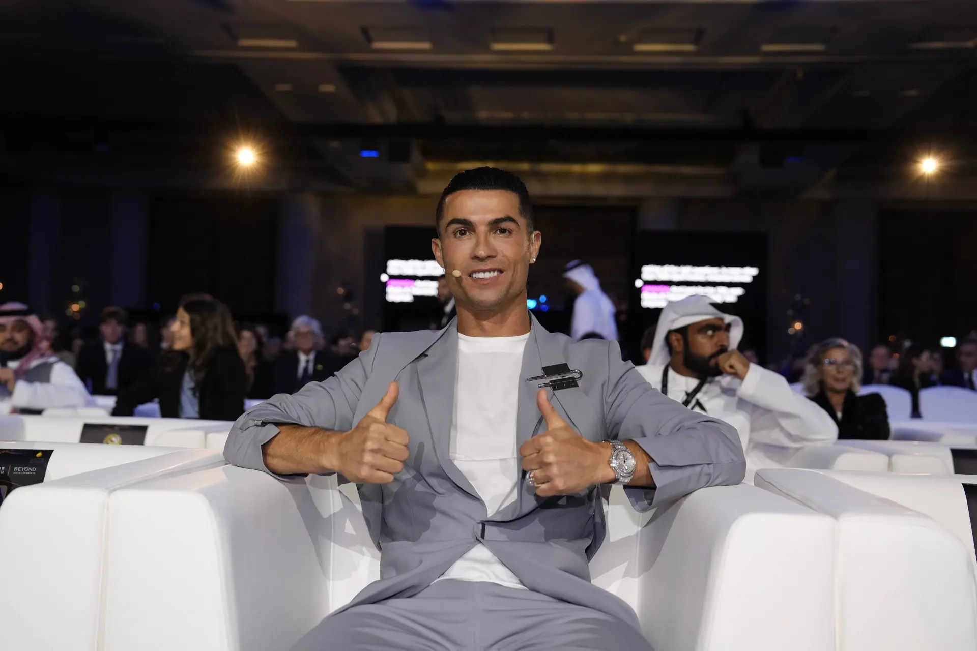 Cristiano Ronaldo begint aan opvallend project naast de voetballerij