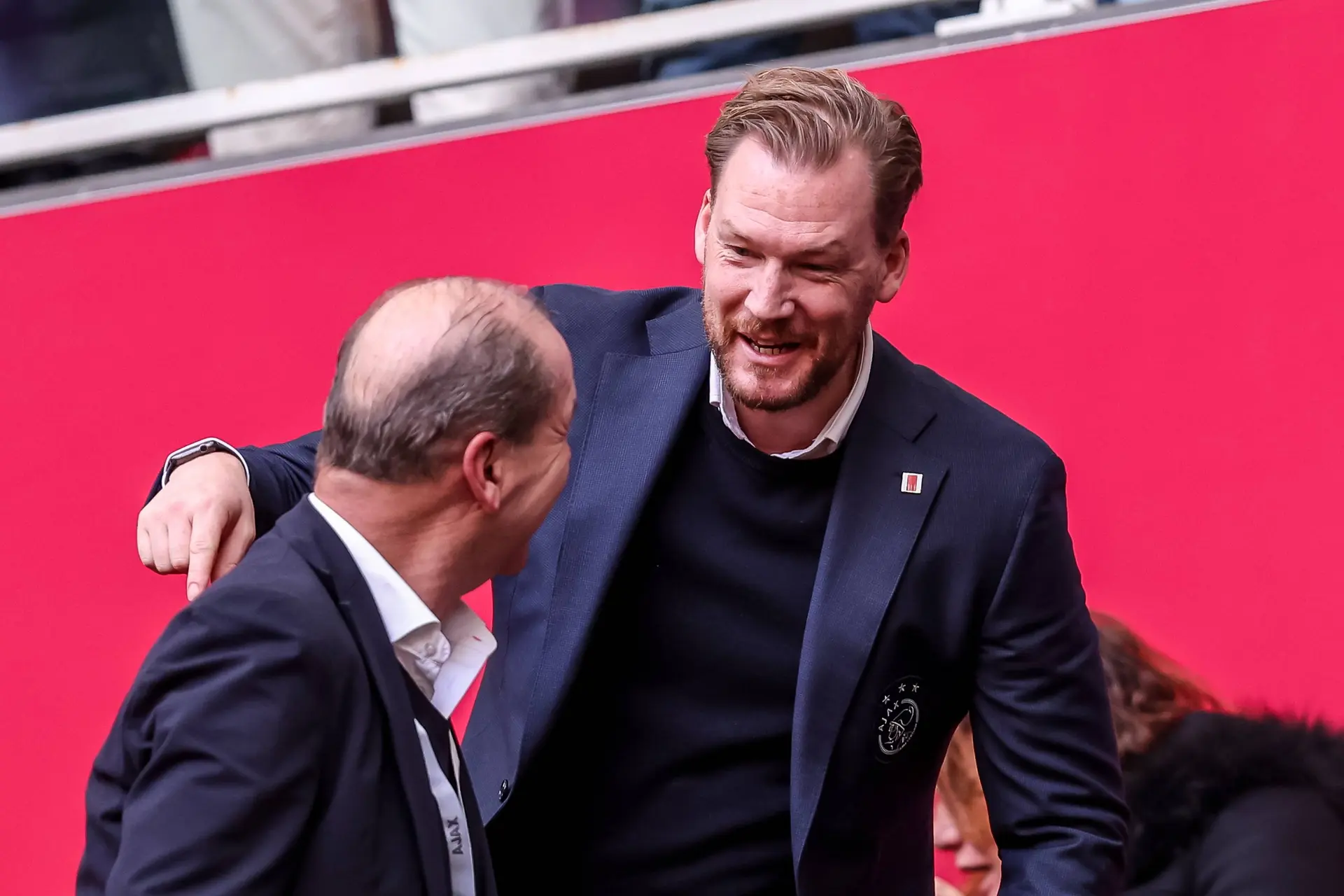 Directeur van Ajax voorziet 'uitdagende zomer' en geeft antwoord op geruchten rondom vertrek Francesco Farioli