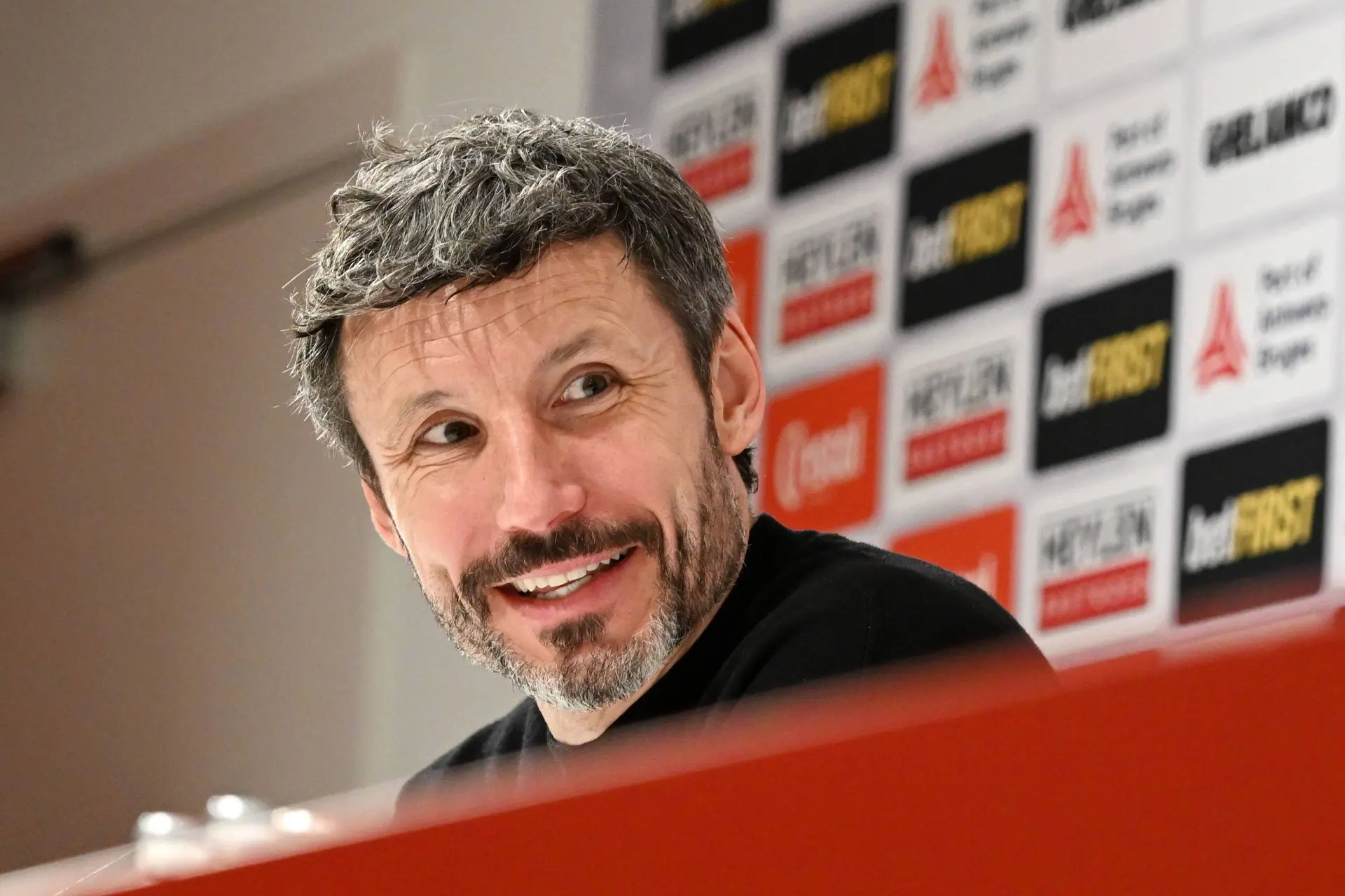 'Mark van Bommel zou een prima trainer voor Ajax zijn, toch?'