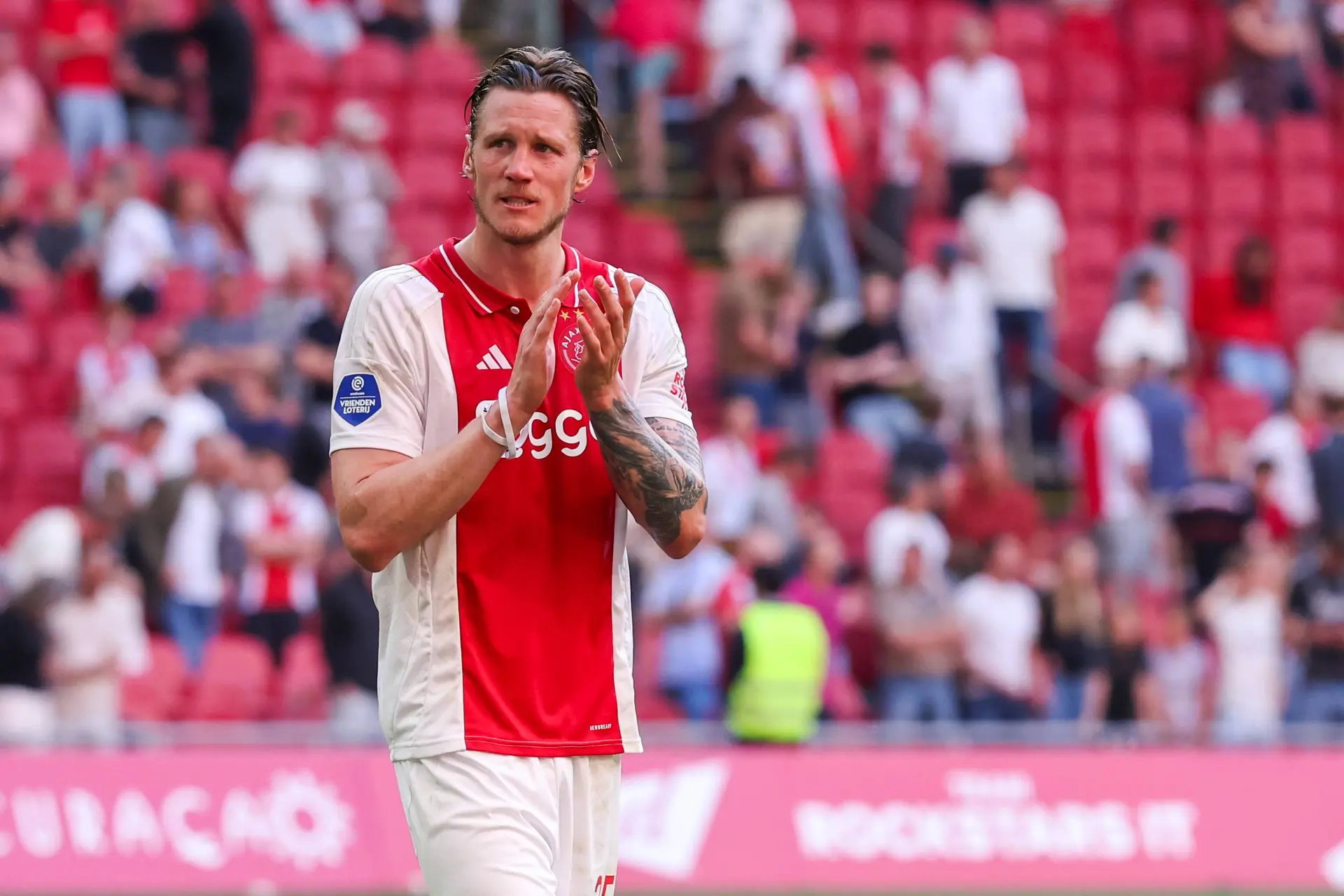 Francesco Farioli reageert op huilende Wout Weghorst: 'Soms zie je tranen omdat...'
