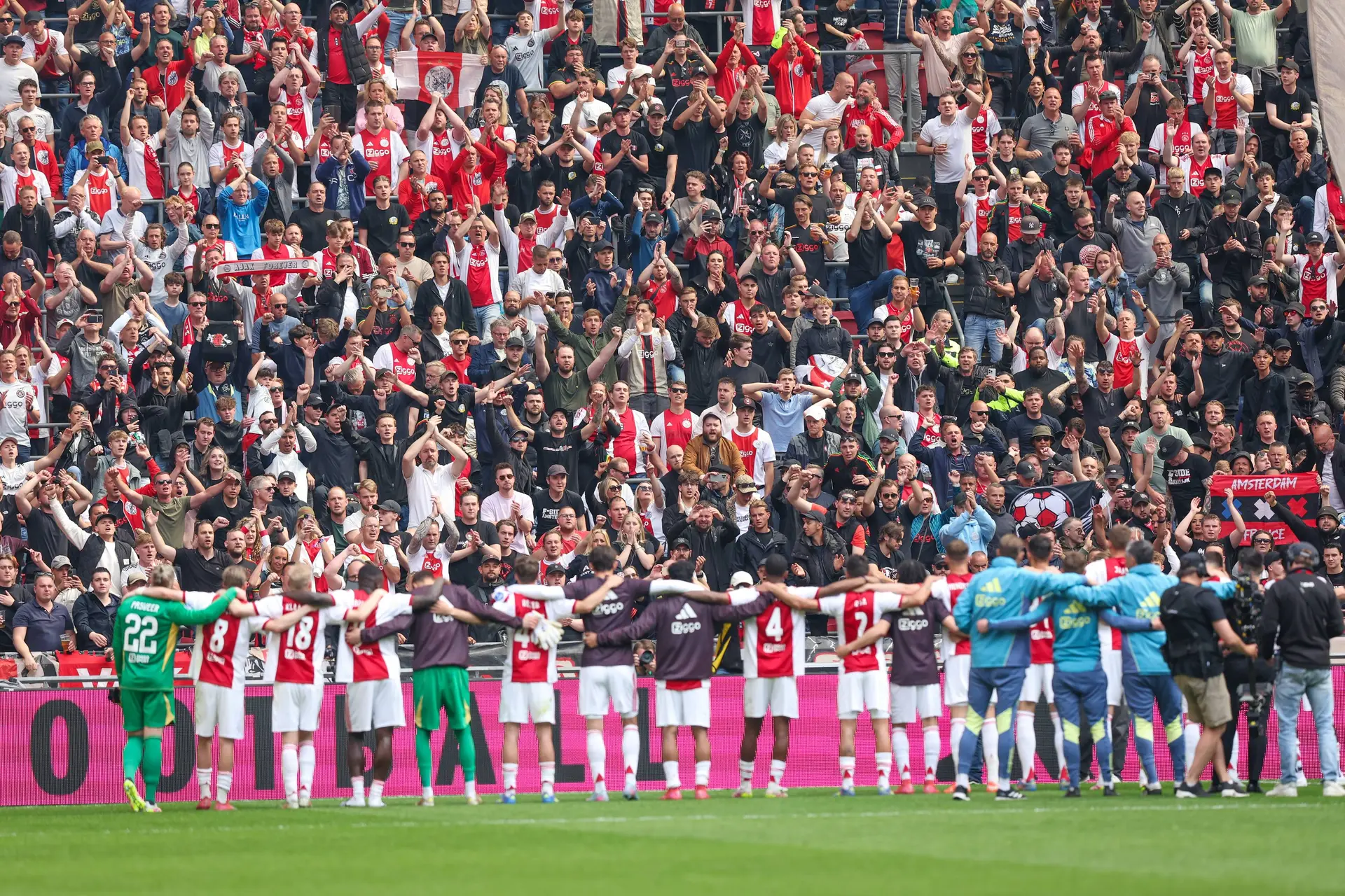 Financieel directeur Ajax doet boek open tegen De Telegraaf: 'We gaan niet met geld smijten'