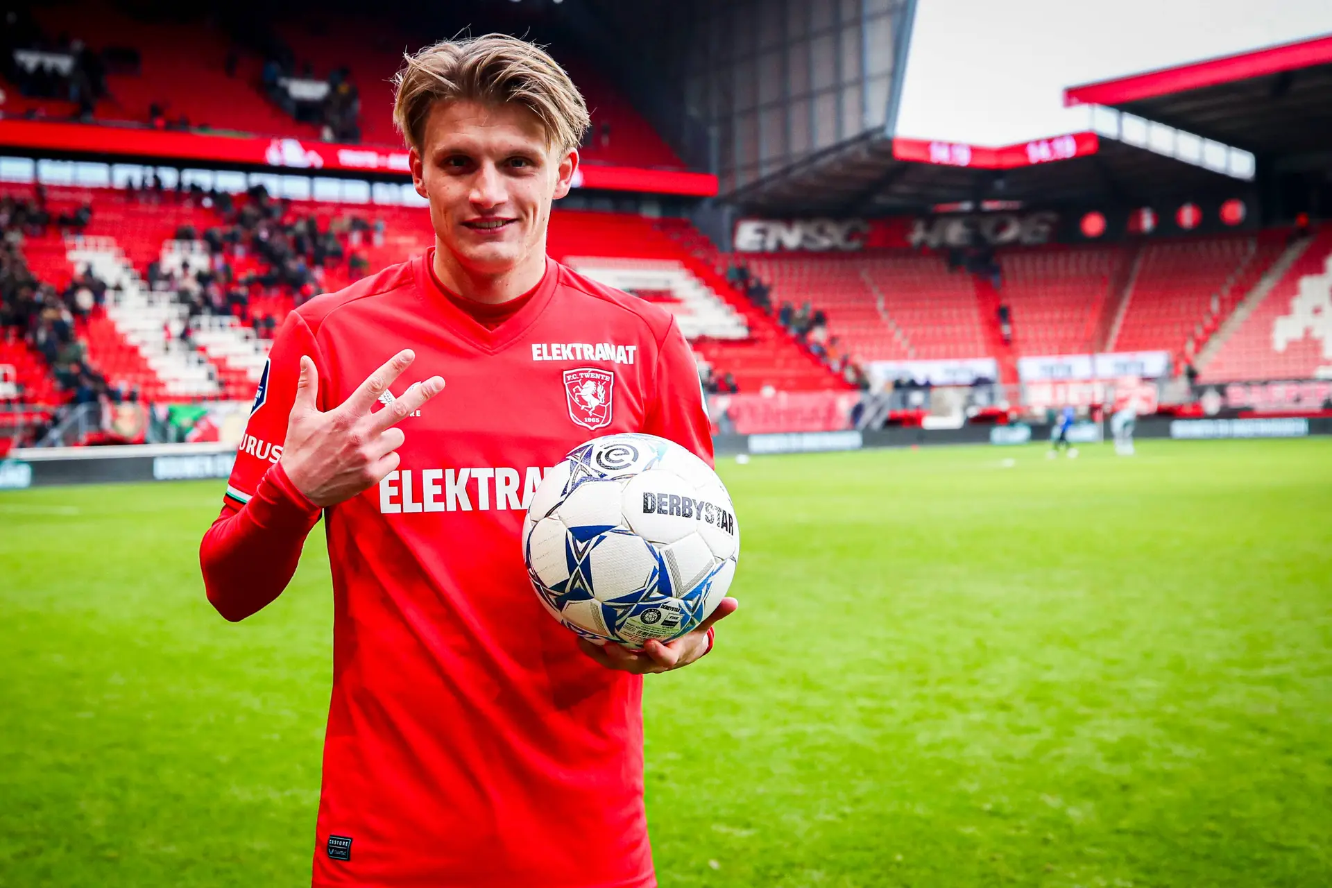 Feyenoord presenteert Sem Steijn en onthult contractduur