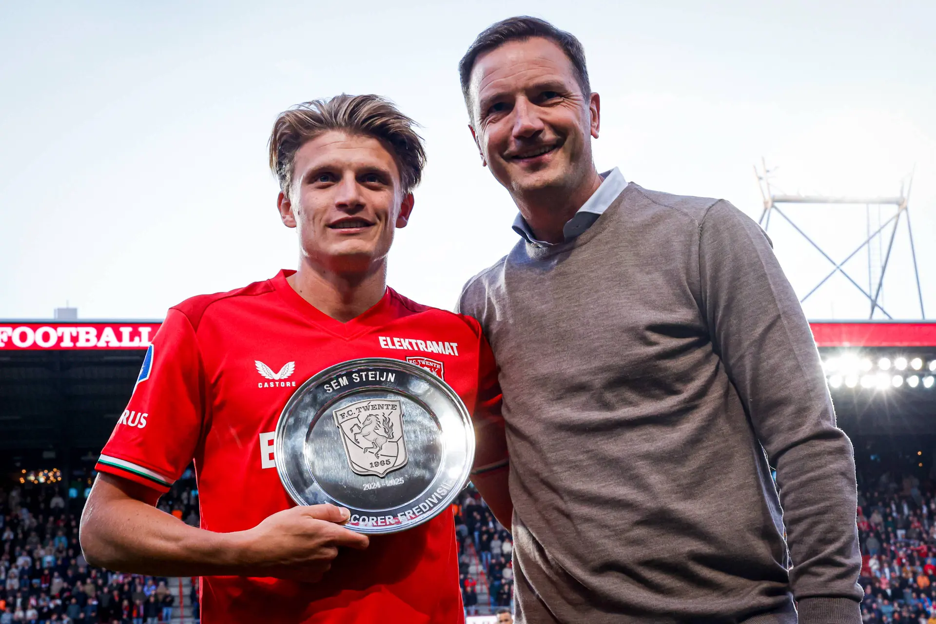 Wim Kieft twijfelt niet aan de kwaliteiten van Sem Steijn: 'Hij kan Feyenoord wel aan'