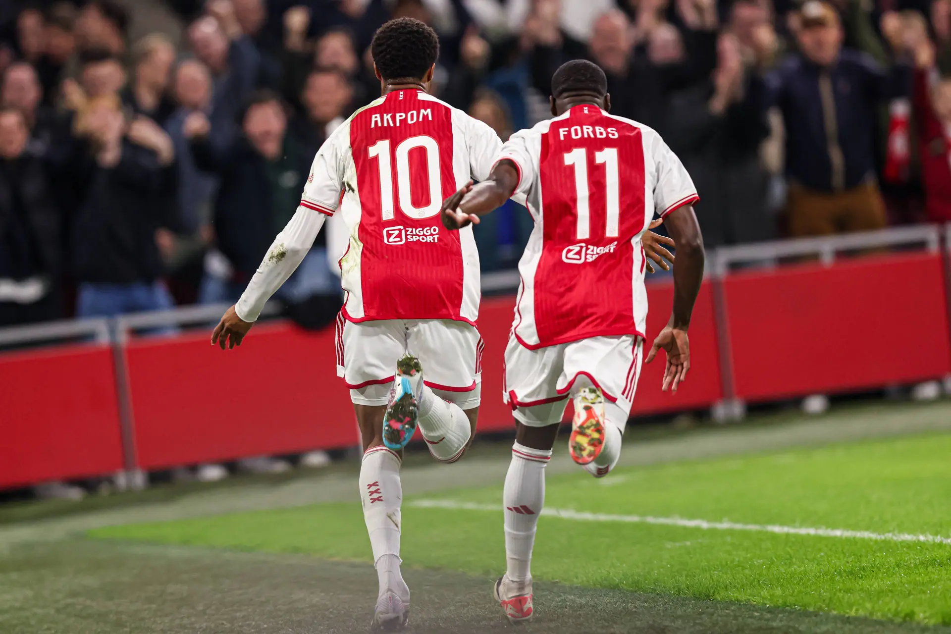 Ajax hoopt op interesse van clubs na bekendmaken transferplannen rondom Mislintat-flop