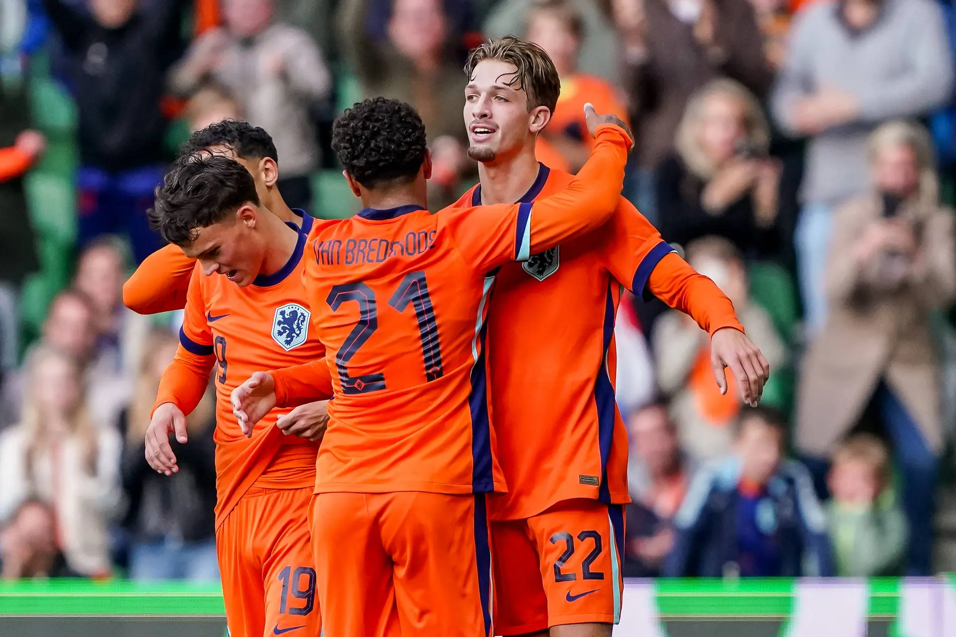 Insider verklaart waarom transfer van gewild Feyenoord-target zo lang duurt