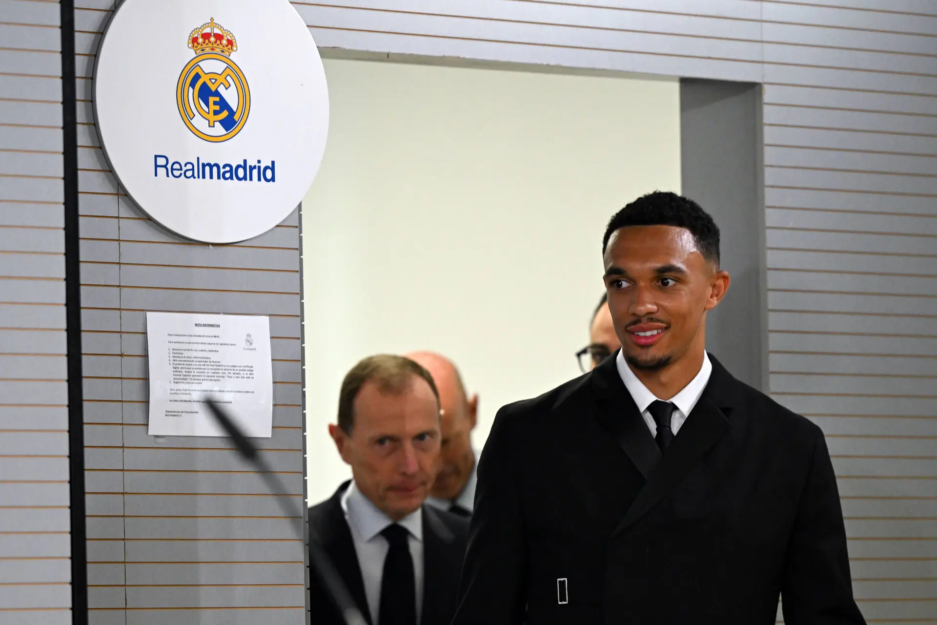 Trent Alexander-Arnold verrast iedereen tijdens Real Madrid-presentatie
