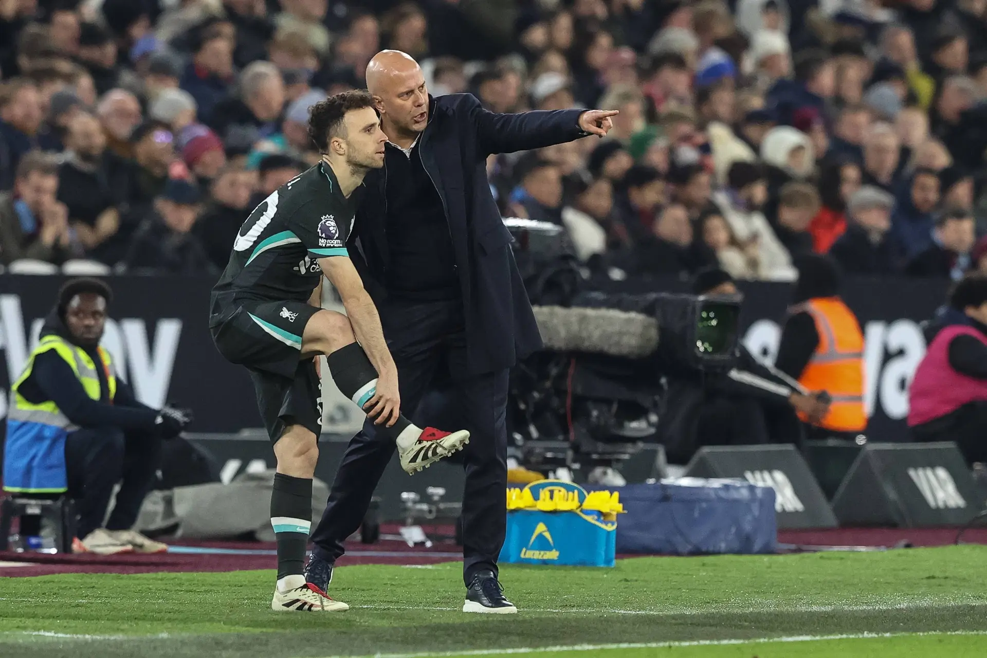 Sleutelspeler van Arne Slot plotseling overleden