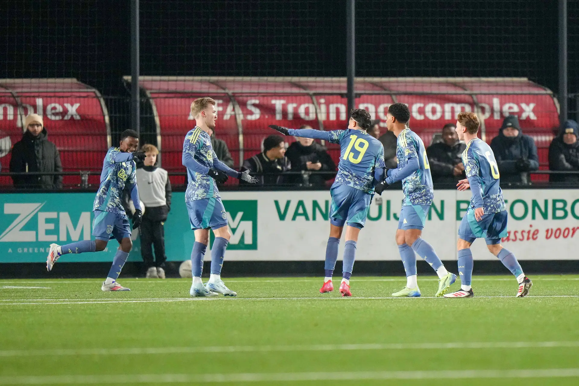 Ajax-talent hoopt mee te kunnen met trainingskamp
