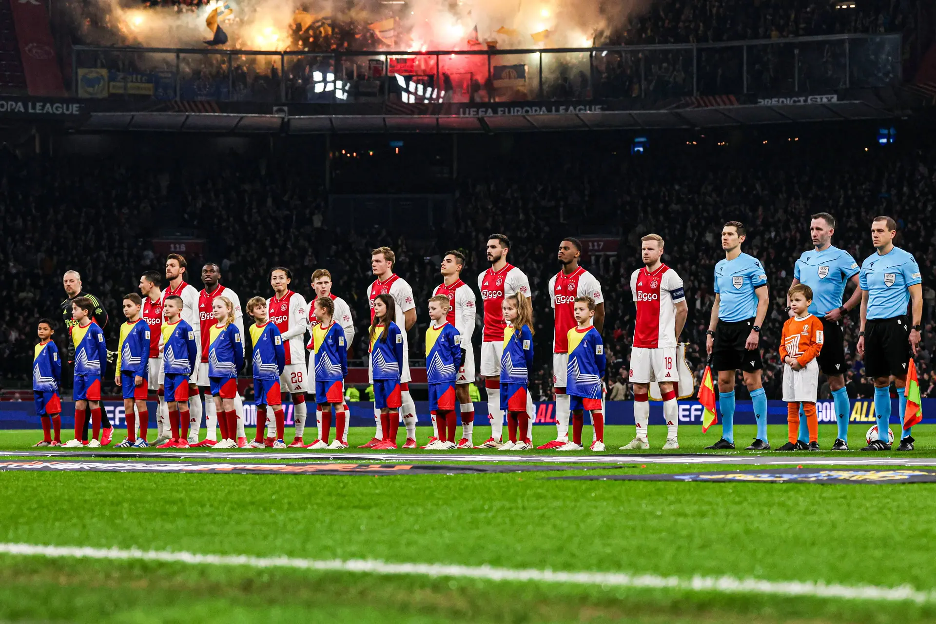 Domper voor Ajax: basisspeler voorlopig uitgeschakeld