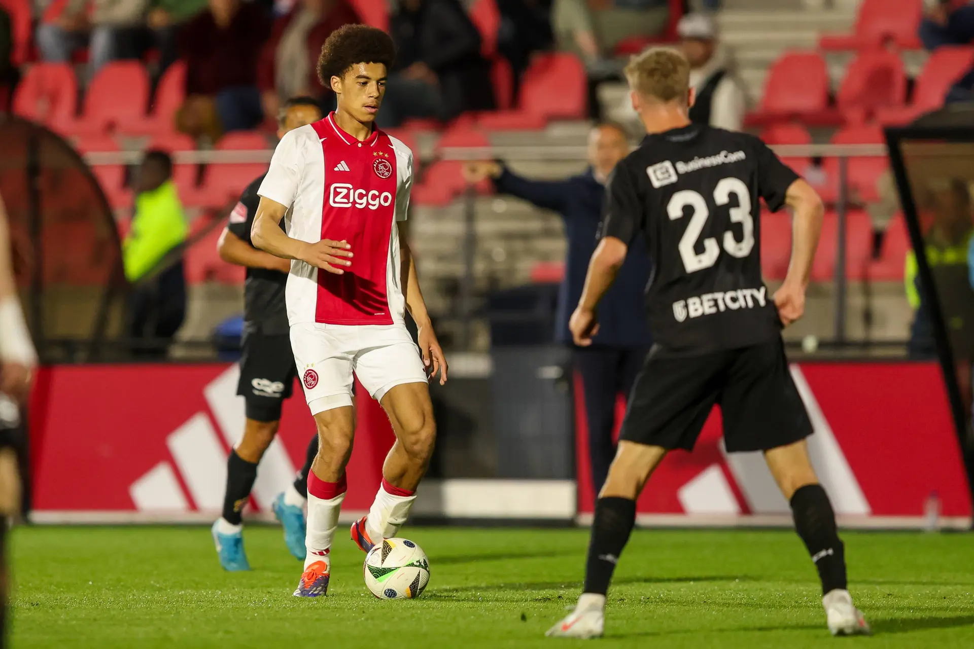 Ajax-talent hoopt op doorbraak: 'Premier League is mijn droom'