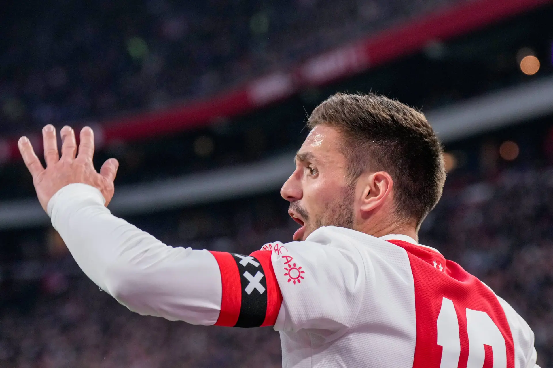 Fors gerucht over Dusan Tadic: 'Grootste contract in de geschiedenis van het land'