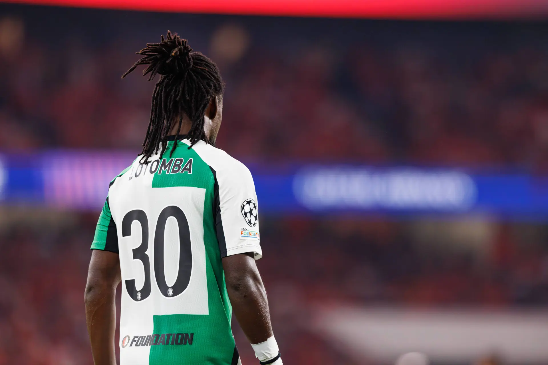 Voormalig Feyenoorder komt met bericht over Jordan Lotomba na regen van haat