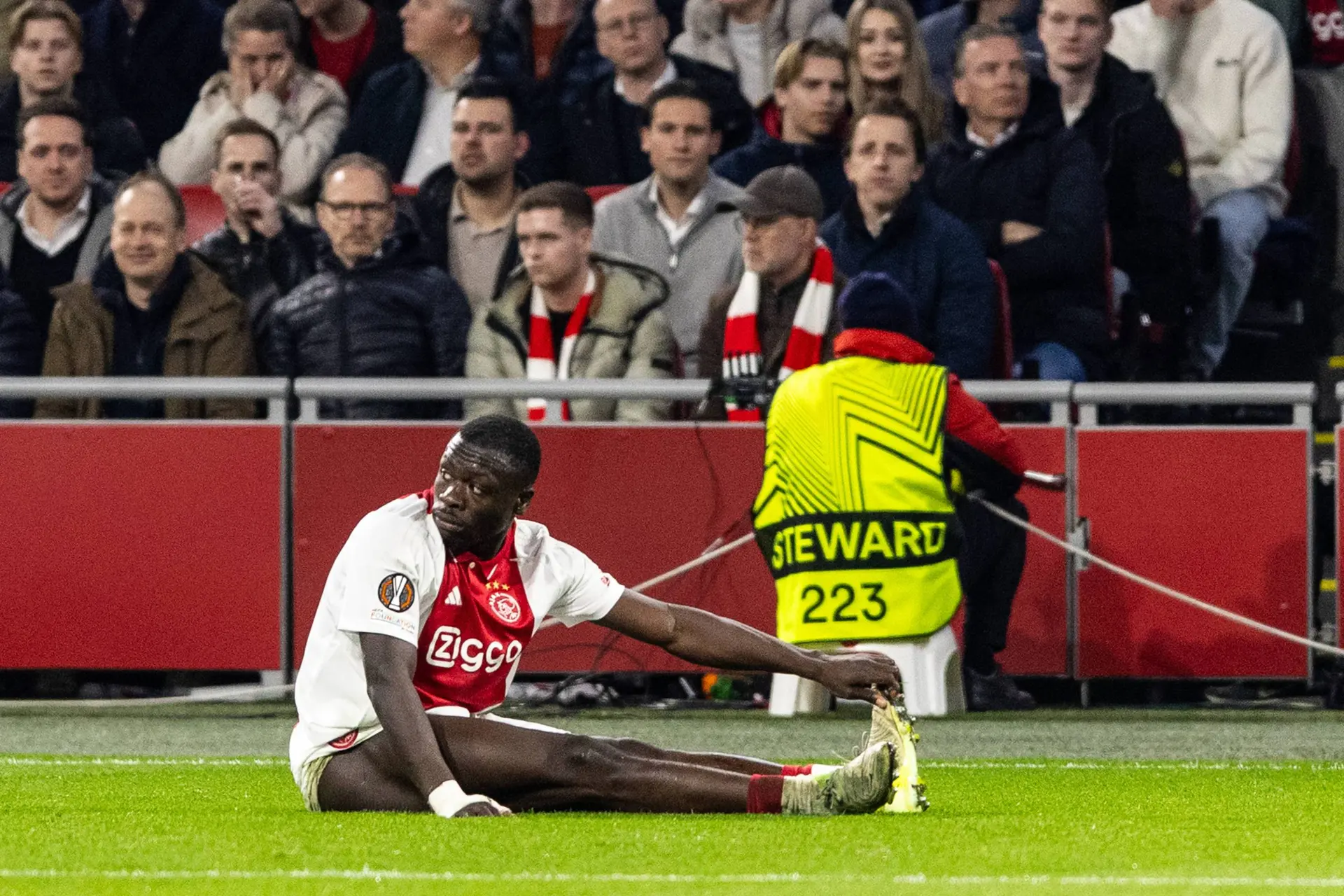 Ajax speurt naar nieuwe spits, Brian Brobbey blijkt obstakel te zijn