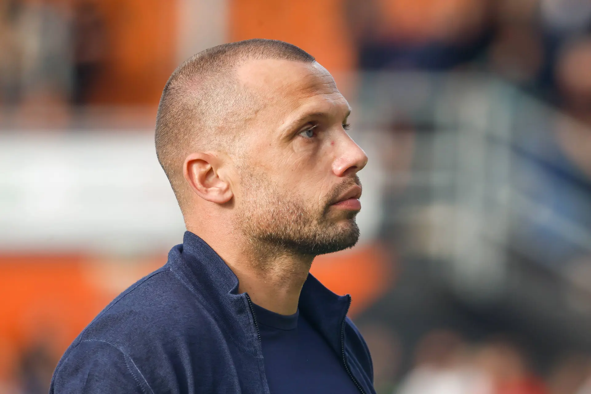 John Heitinga op het matje geroepen door Ajax-fans: 'Opstelling uitgelekt'