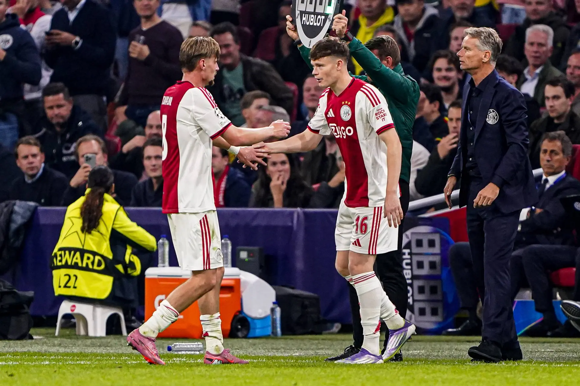 'Opvolger van Jordan Henderson' doet boekje open over Ajax-transfer: 'Daarom vond ik het de perfecte plek'