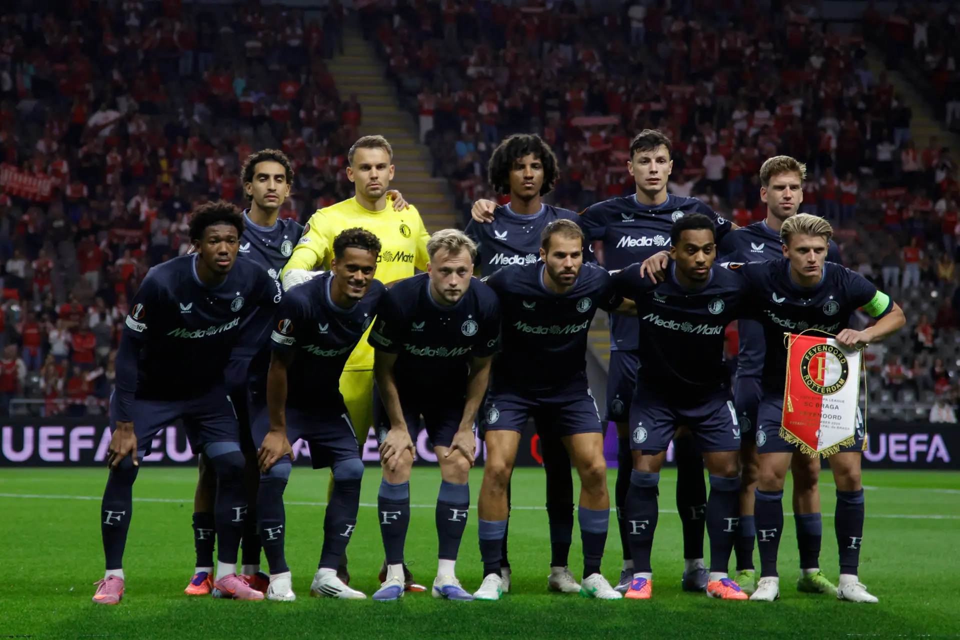 Lichtpuntjes voor Feyenoord na pijnlijke Europa League-nederlaag