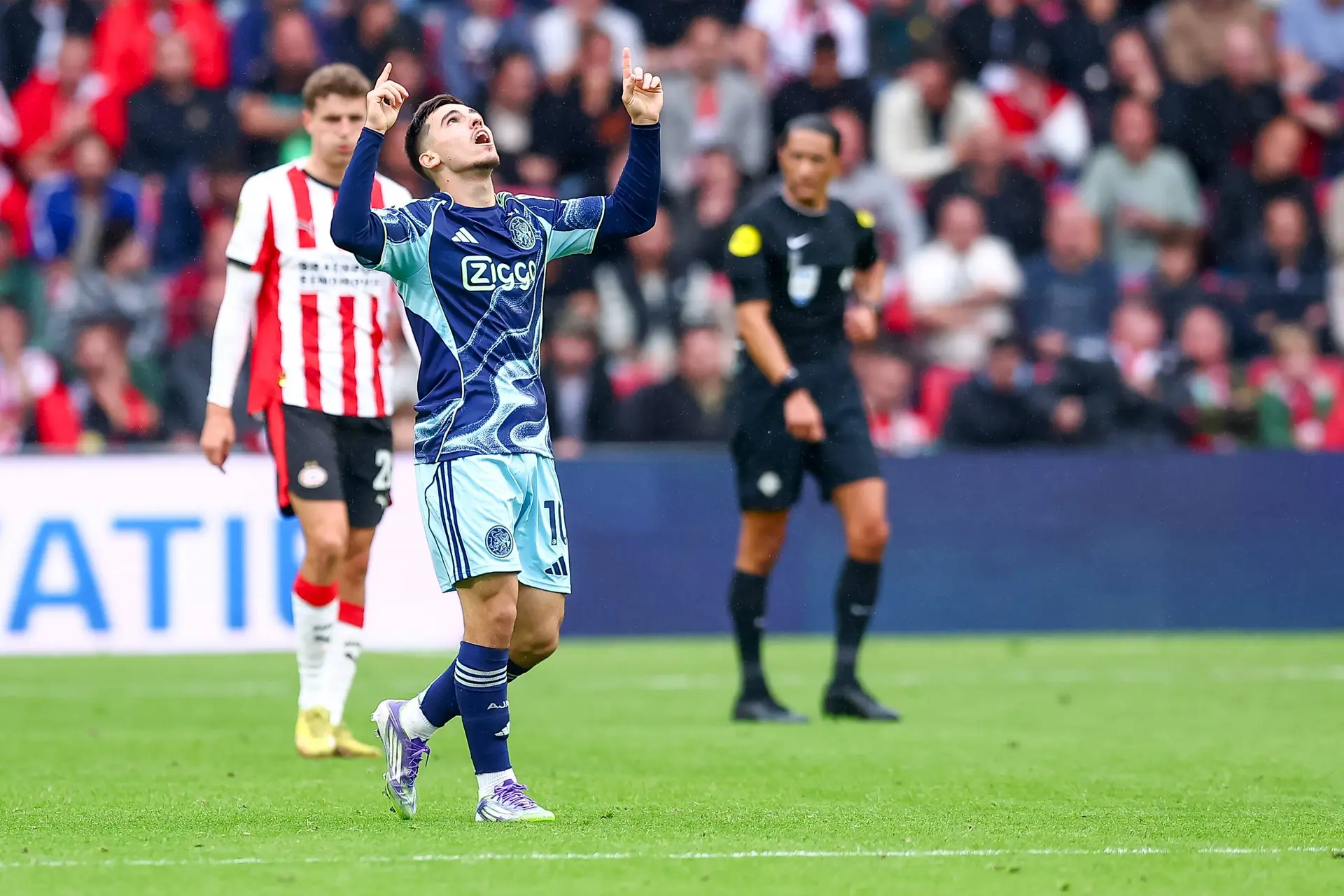 Ajax-nieuwkomer helpt de Amsterdammers aan een punt in De Topper