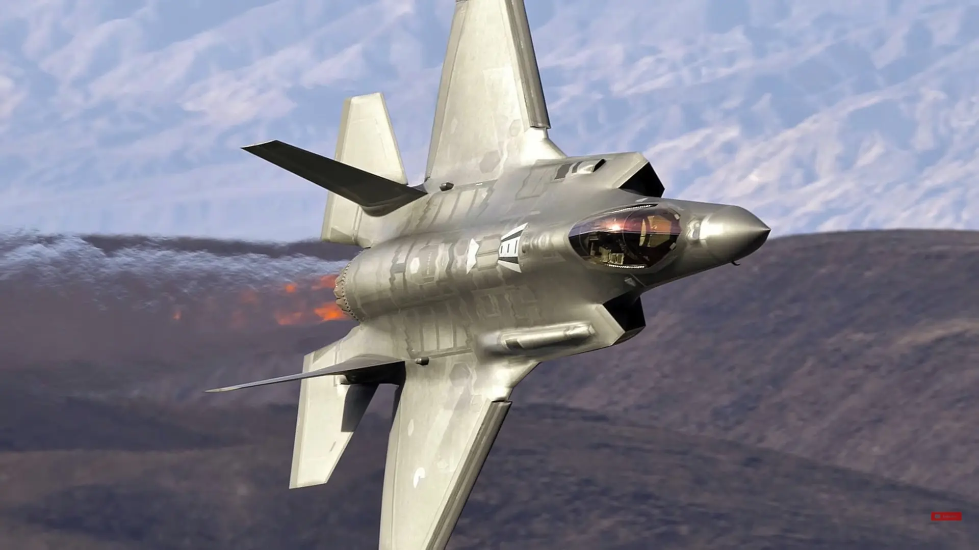 Fotograaf maakt prachtige beelden van twee laagvliegende F-35A straaljagers