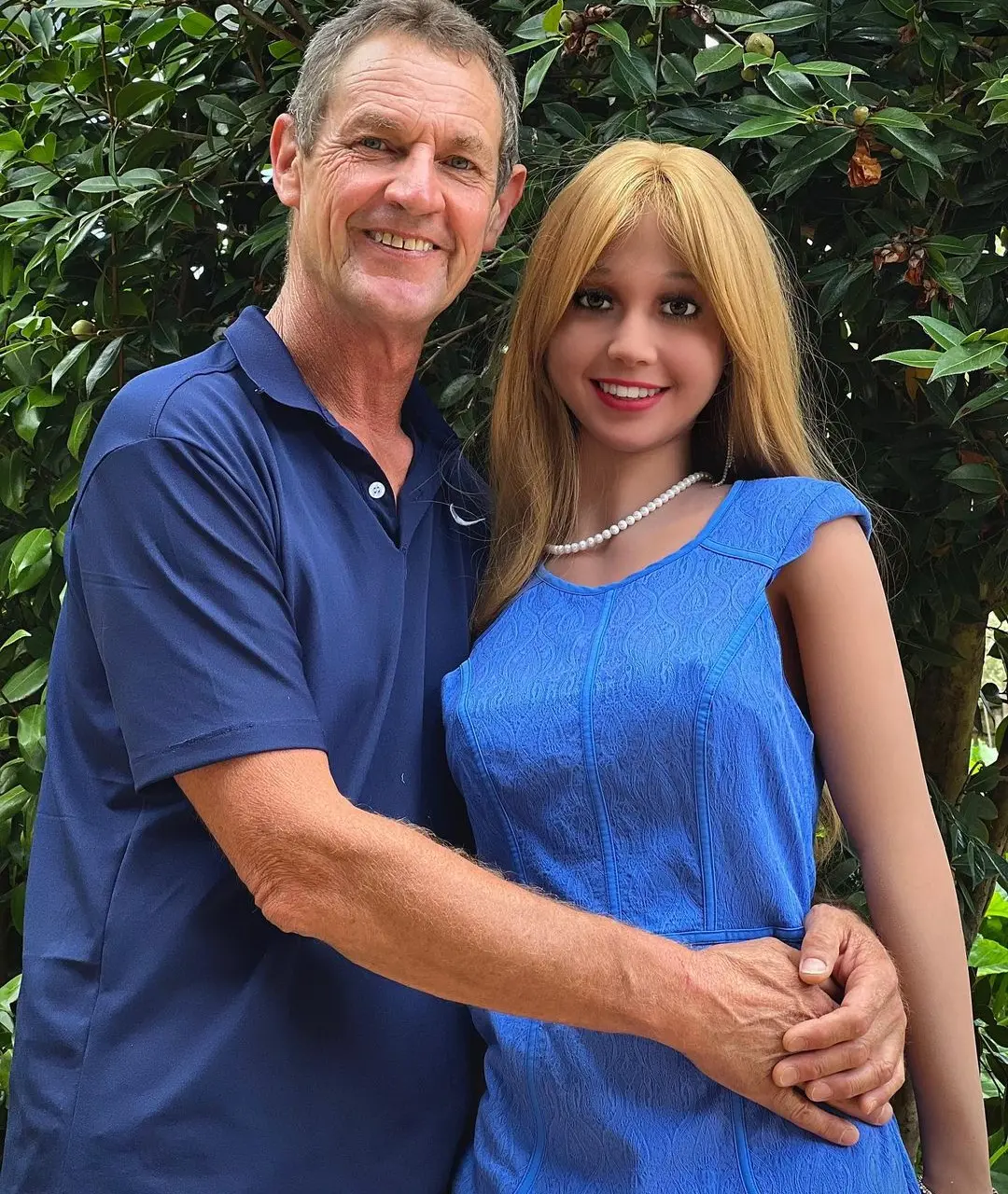 54-jarige man uit Australië heeft een relatie met een sekspop
