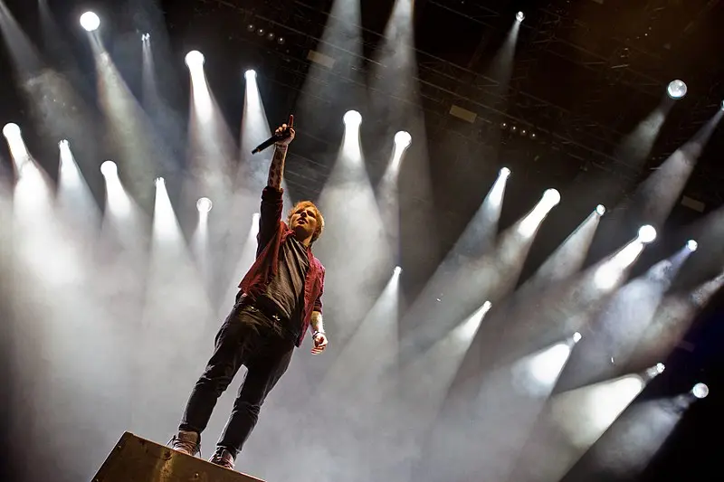 800px edward christopher ed sheeran at southside festival 2014 in neuhausen ob eck