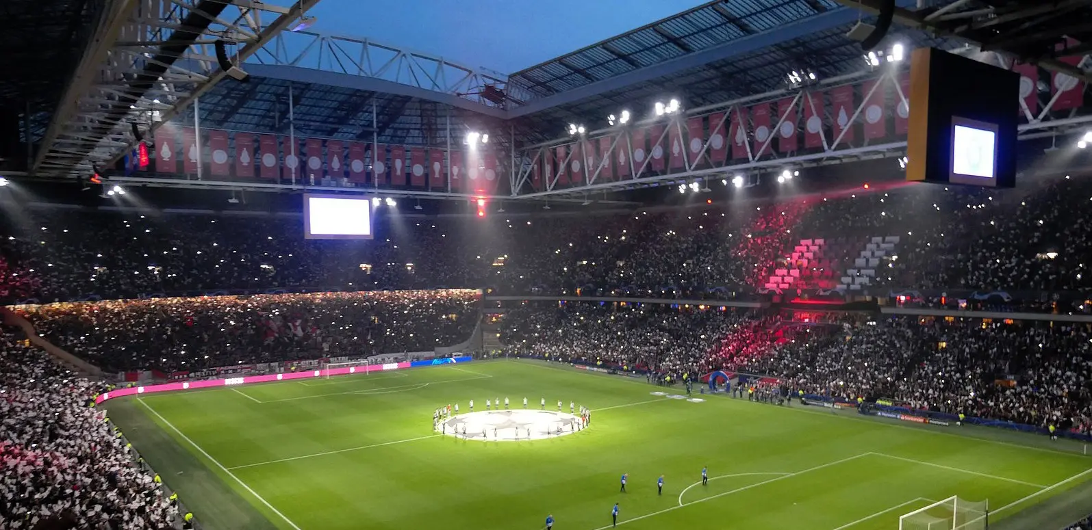 KNVB komt met belachelijke nieuwe regels: inworpen worden vrije trappen