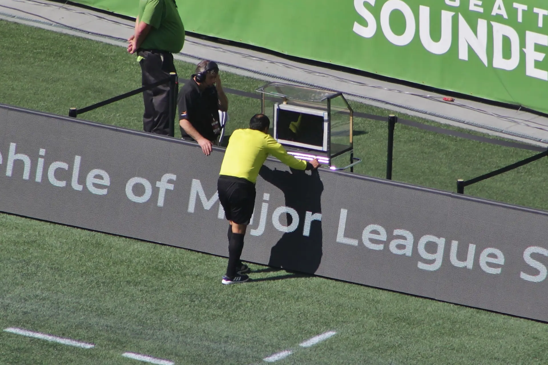 baldomero toledo checks var seattle sounders vs sporting kansas city