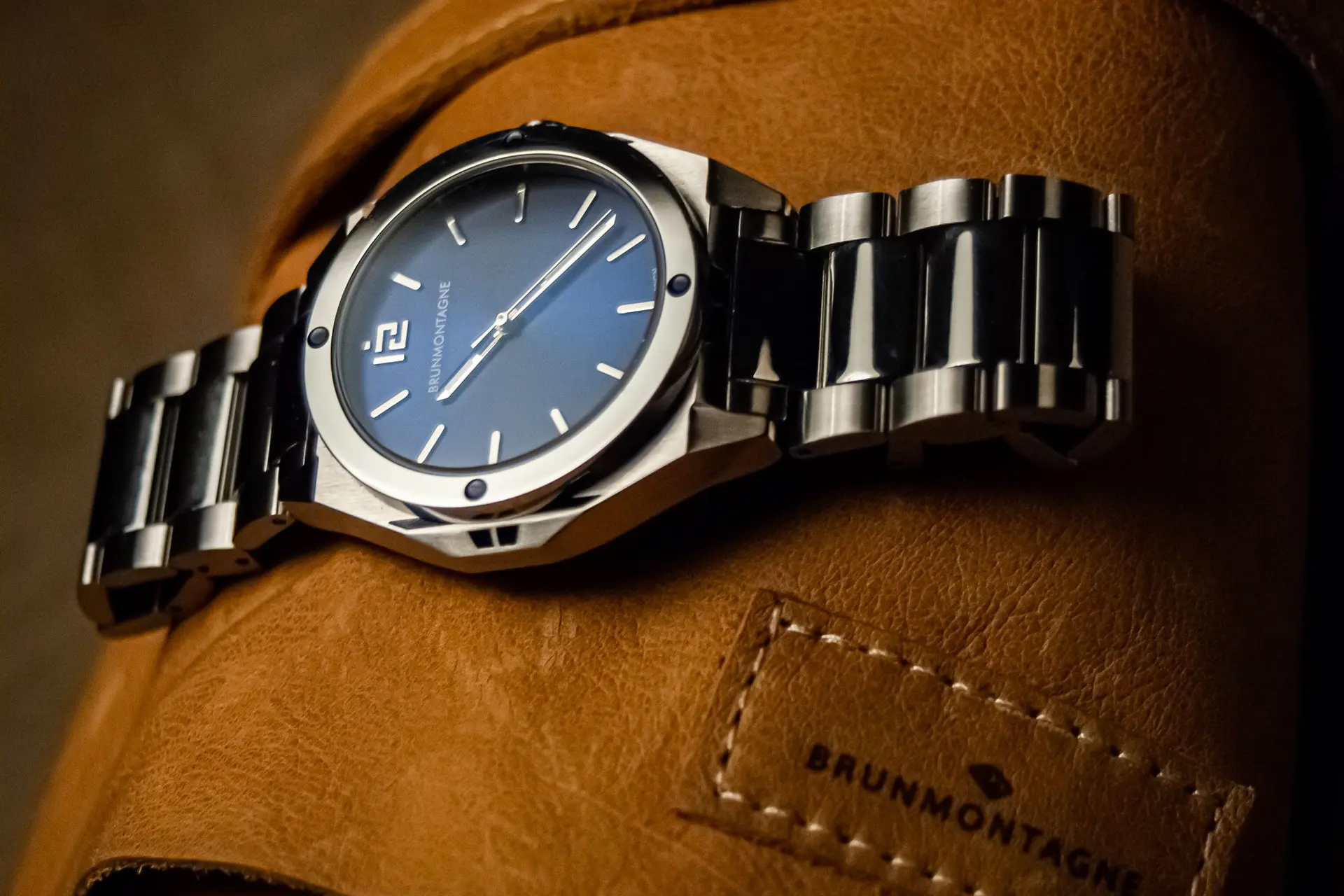 brunmontagne horloge fhm11