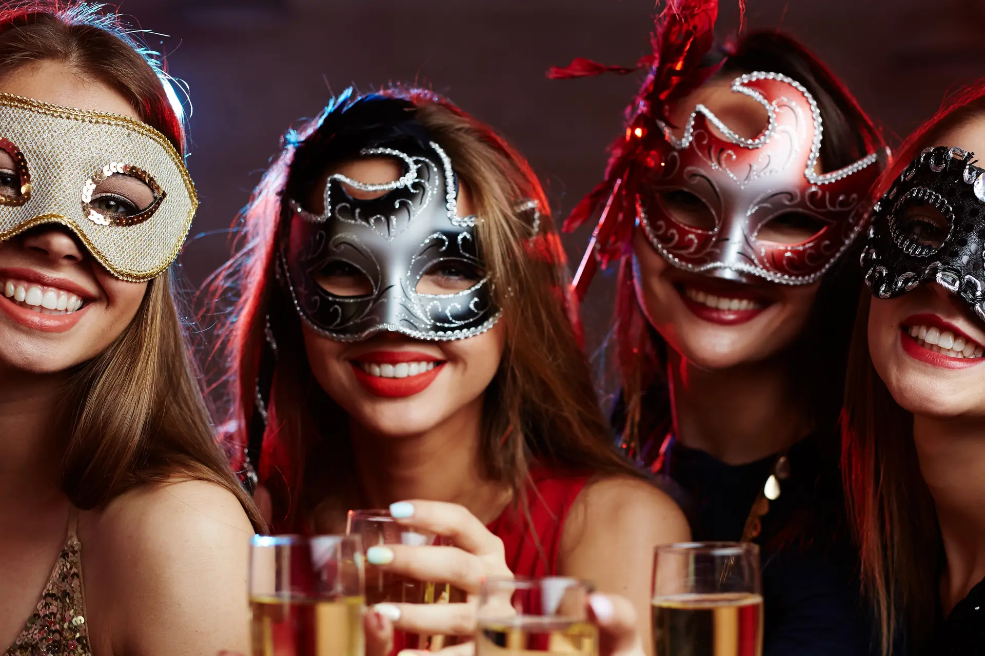 De 5 meest sexy outfits die jij dit carnavalsweekend tegen kan komen