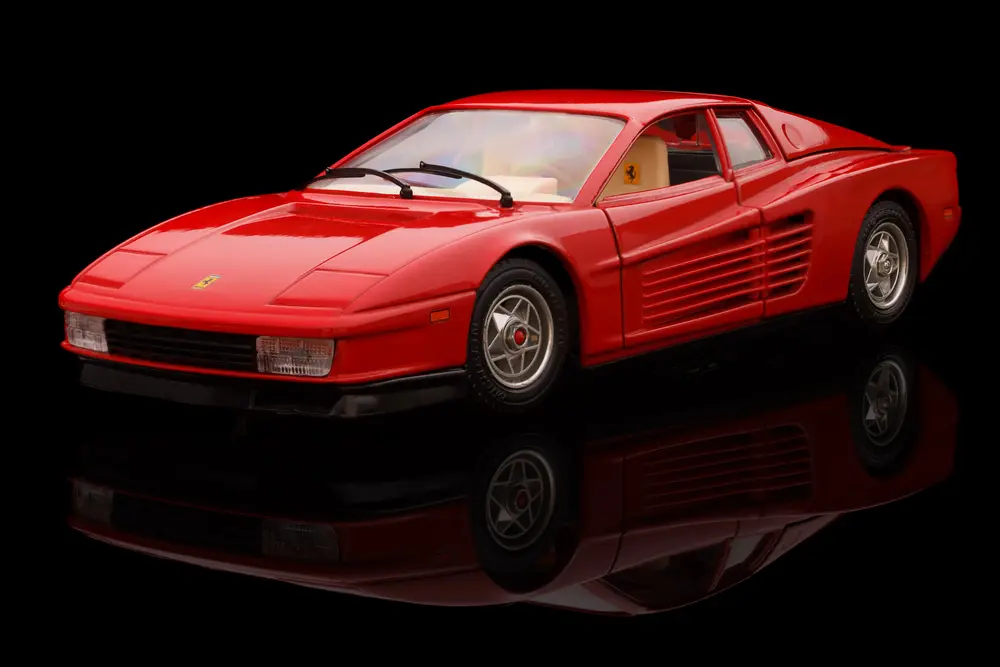Gestolen Ferrari gaat de wereld over en duikt op in Londen