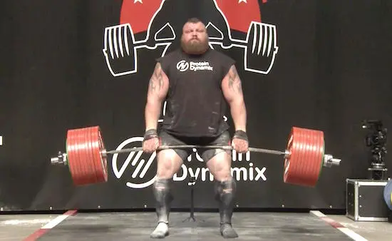Eddie Hall schrijft geschiedenis en tilt als eerste mens ooit 500 kg