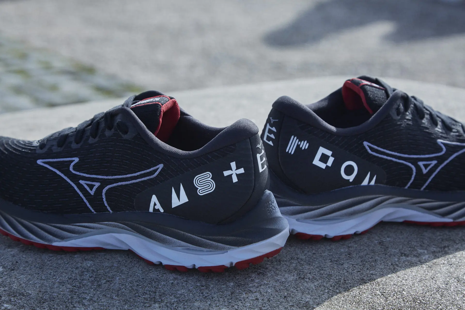 Mizuno's nieuwe hardloopschoen is een ode aan onze hoofdstad