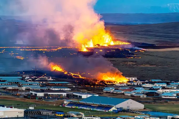 Opnieuw een vulkaanuitbarsting in IJsland, lava stroomt dorp in