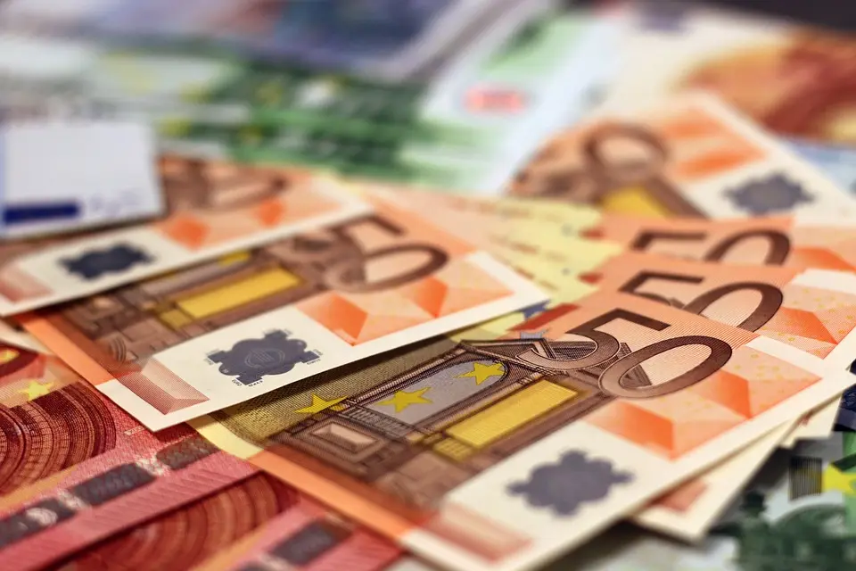 Bankmedewerker maakt bizarre blunder: 81 biljoen overgeboekt