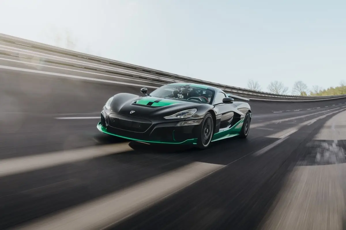 De Rimac Nevera brak 23 snelheidsrecords op één dag