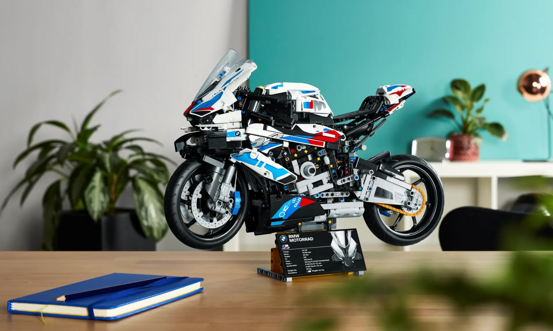 lego x bmw m1000rr 1 2048x1152 1