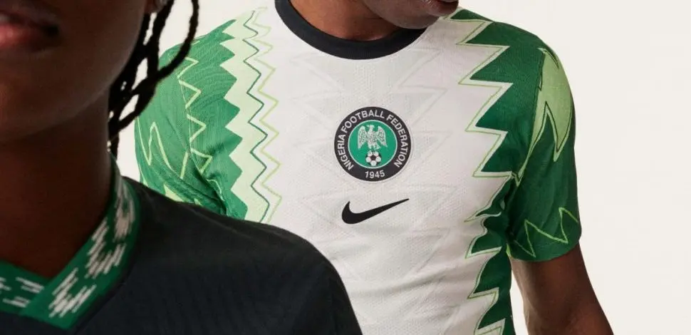Het voetbalshirt van Nigeria is traditiegetrouw keihard