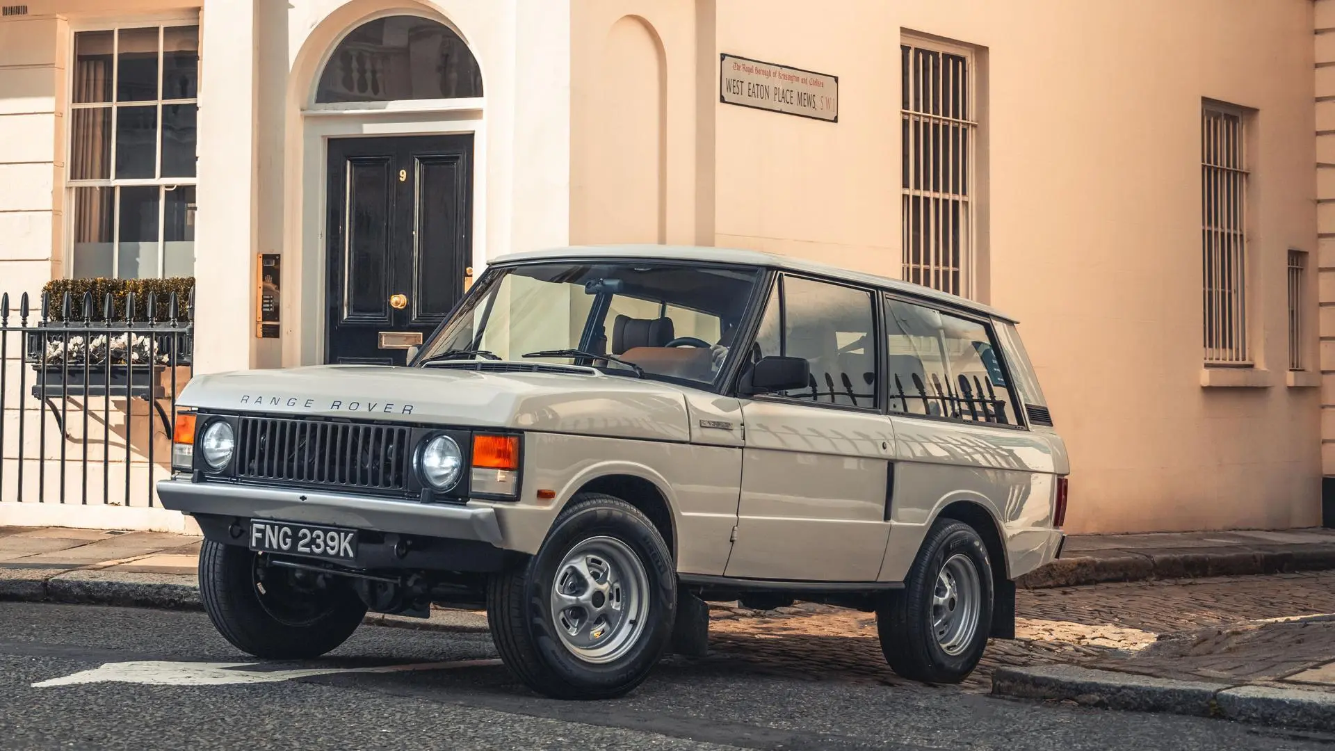 Britse knapen zijn het milieuregelement te slim af door oude Range Rover